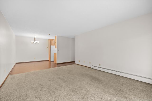 2800 Hillsboro Avenue N 214, New Hope, MN 55427