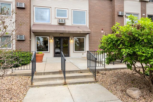 2800 Hillsboro Avenue N 214, New Hope, MN 55427