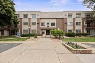 2800 Hillsboro Avenue N 214, New Hope, MN 55427