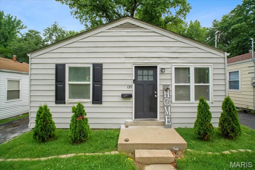 135 Anabel Avenue, St Louis, MO 63135