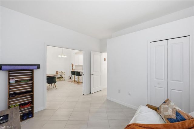 2584 Vine AVE, Naples, FL 34120