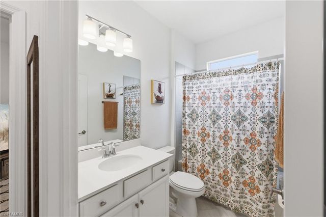 2584 Vine AVE, Naples, FL 34120