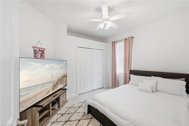 2584 Vine AVE, Naples, FL 34120