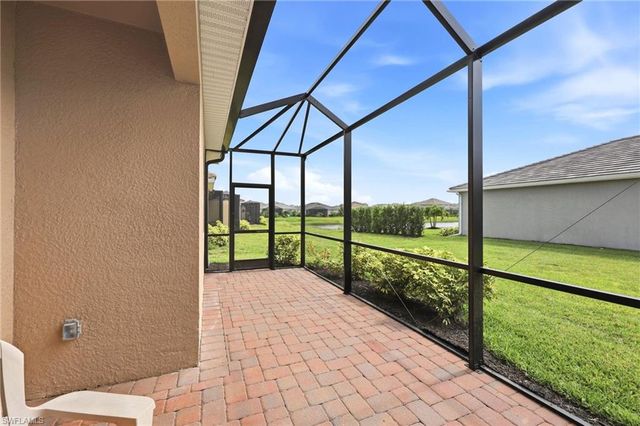 2584 Vine AVE, Naples, FL 34120