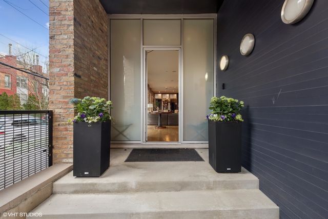 1804 N Leavitt Street, Chicago, IL 60647