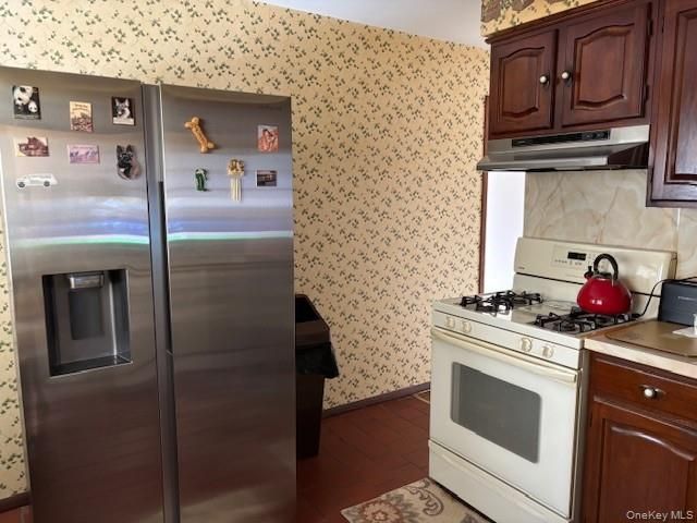 47 Sherbrooke Road, Lindenhurst, NY 11757