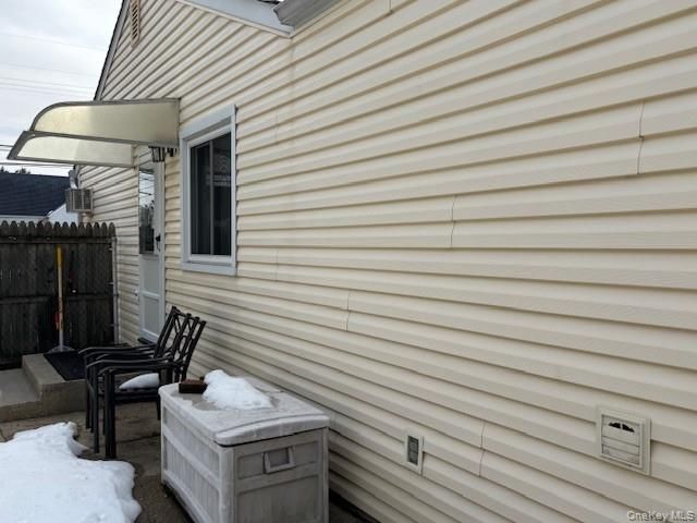 47 Sherbrooke Road, Lindenhurst, NY 11757