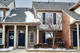 5305 Brookemonte Circle, Oakland Charter Township, MI 48306