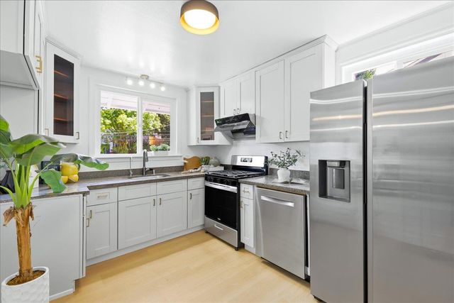 2641 San Carlos Avenue, San Carlos, CA 94070