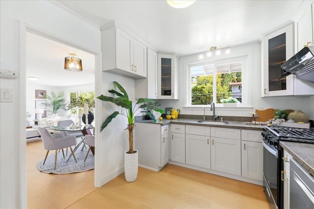 2641 San Carlos Avenue, San Carlos, CA 94070
