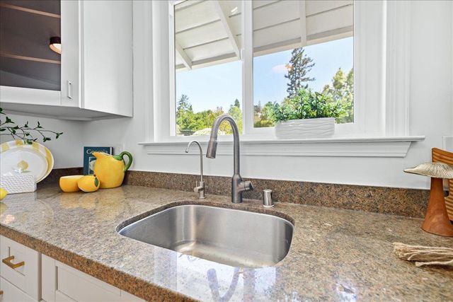 2641 San Carlos Avenue, San Carlos, CA 94070