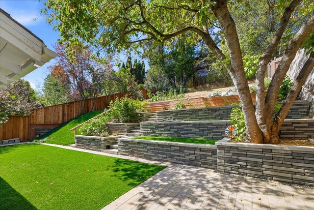 2641 San Carlos Avenue, San Carlos, CA 94070
