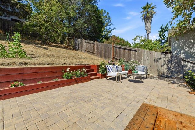2641 San Carlos Avenue, San Carlos, CA 94070