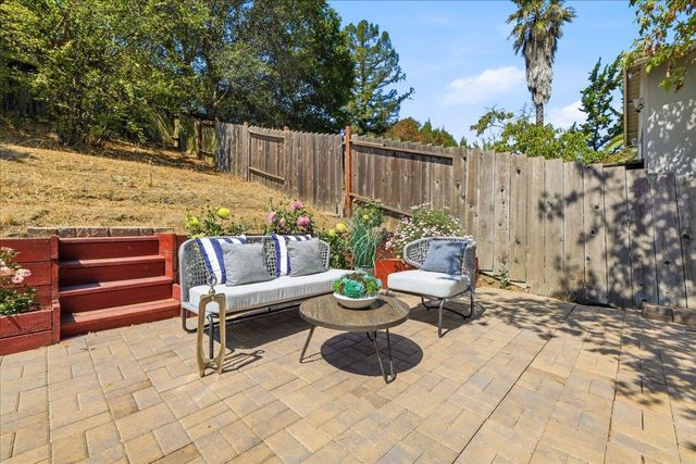 2641 San Carlos Avenue, San Carlos, CA 94070