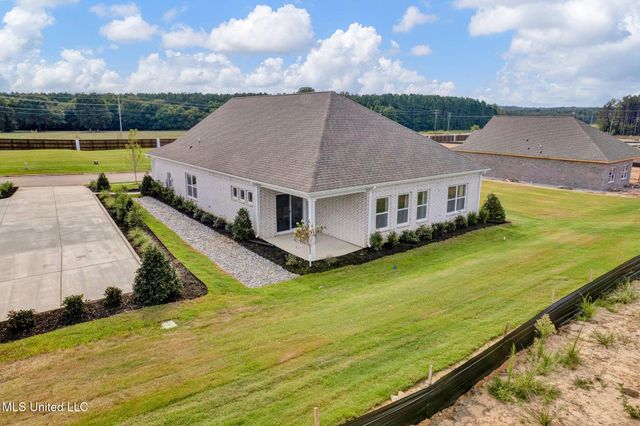 60 Spirit Dance Drive, Byhalia, MS 38611