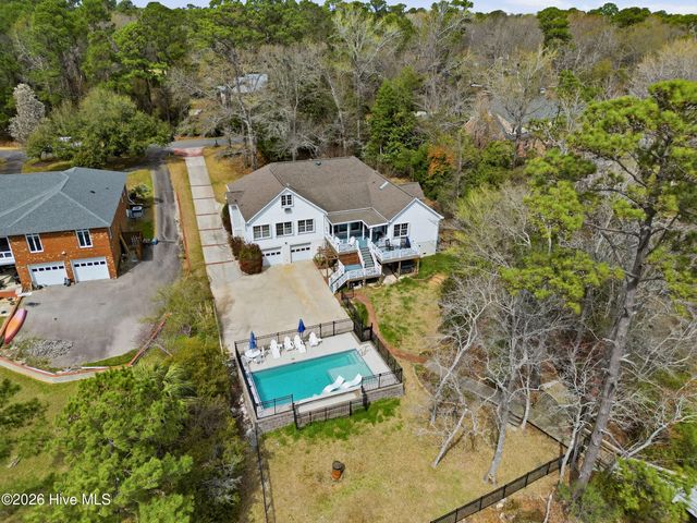 606 Ravenswood Road, Hampstead, NC 28443