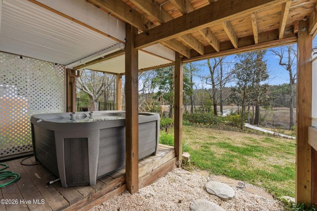 606 Ravenswood Road, Hampstead, NC 28443