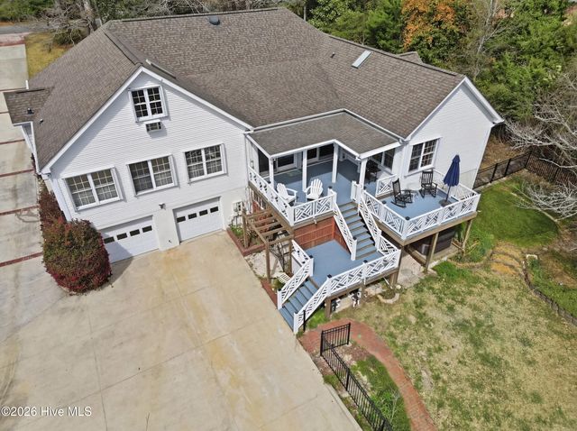 606 Ravenswood Road, Hampstead, NC 28443