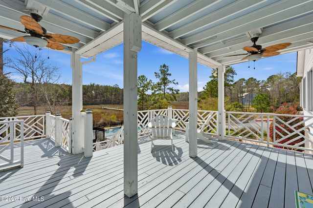 606 Ravenswood Road, Hampstead, NC 28443