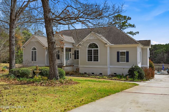 606 Ravenswood Road, Hampstead, NC 28443