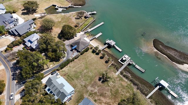 606 Ravenswood Road, Hampstead, NC 28443