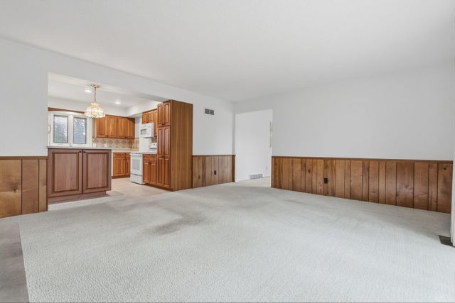 5880 Manorwood Drive, Kalamazoo, MI 49009