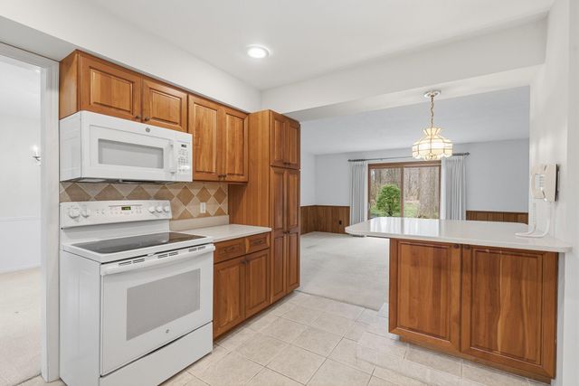 5880 Manorwood Drive, Kalamazoo, MI 49009