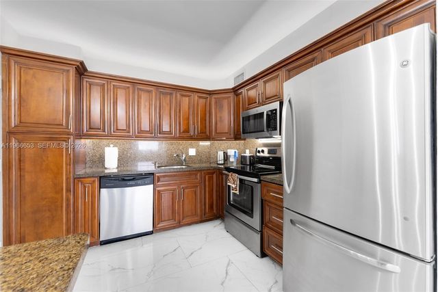 1980 S Ocean Dr 15Q, Hallandale Beach, FL 33009