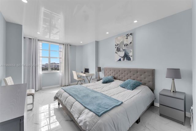 1980 S Ocean Dr 15Q, Hallandale Beach, FL 33009