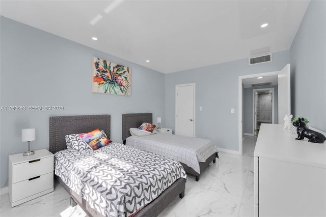 1980 S Ocean Dr 15Q, Hallandale Beach, FL 33009