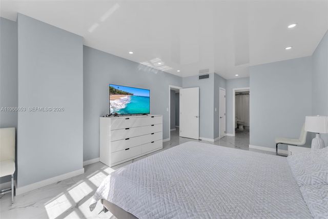 1980 S Ocean Dr 15Q, Hallandale Beach, FL 33009