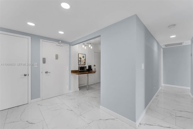 1980 S Ocean Dr 15Q, Hallandale Beach, FL 33009