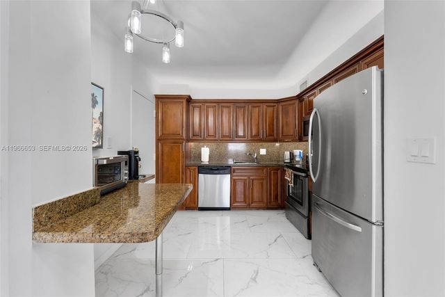 1980 S Ocean Dr 15Q, Hallandale Beach, FL 33009