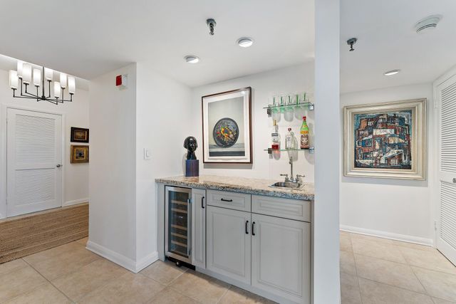 123 Lakeshore Drive 143, North Palm Beach, FL 33408