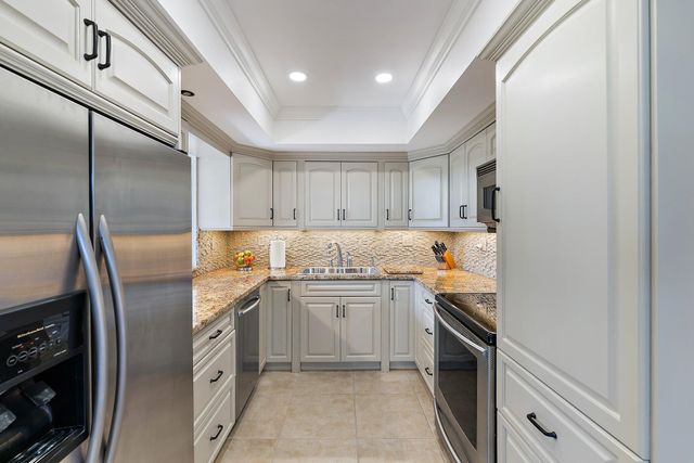 123 Lakeshore Drive 143, North Palm Beach, FL 33408