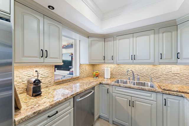 123 Lakeshore Drive 143, North Palm Beach, FL 33408