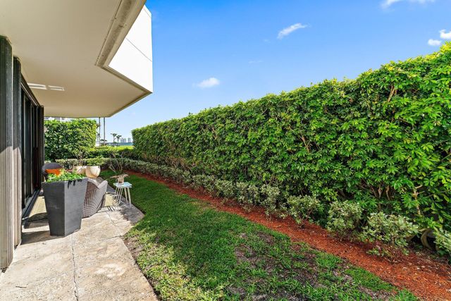 123 Lakeshore Drive 143, North Palm Beach, FL 33408