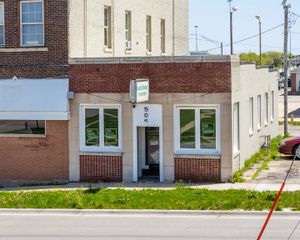 505 W 4th Street, Waterloo, IA 50701