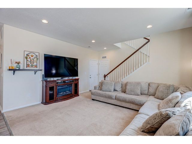 1617 Northcroft Dr, Windsor, CO 80550