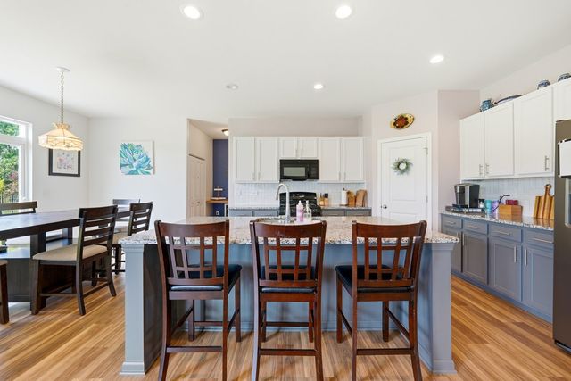 21228 Coventry Circle, Shorewood, IL 60404