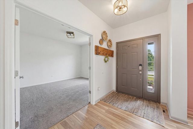 21228 Coventry Circle, Shorewood, IL 60404