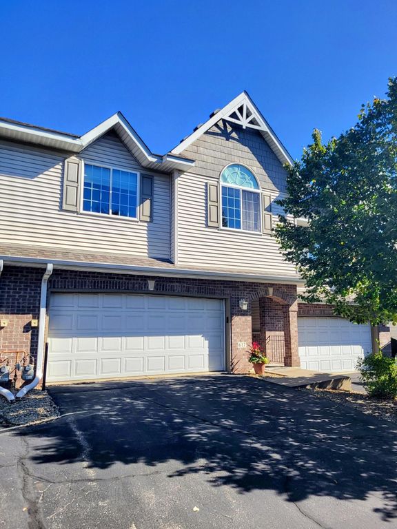 617 Crane Creek Lane, Eagan, MN 55121