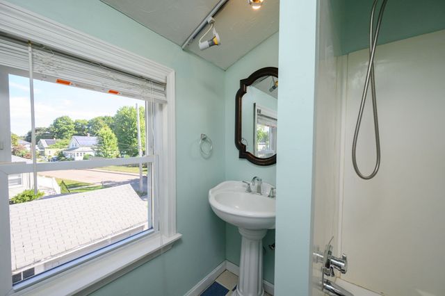 188 Central St, Weymouth, MA 02190