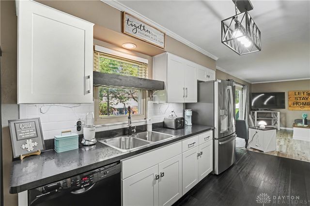 917 Garrison Avenue, Kettering, OH 45429