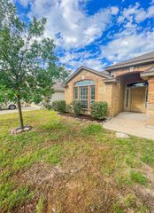 248 Geode LN, Jarrell, TX 76537