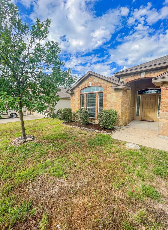 248 Geode LN, Jarrell, TX 76537