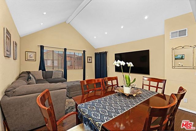 2507 E 15th Street 305, Long Beach, CA 90804