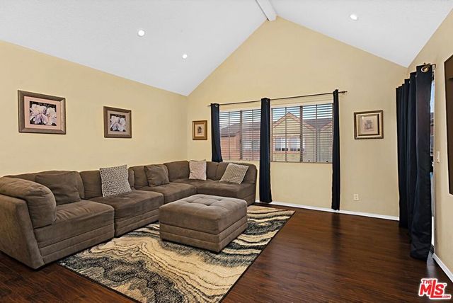 2507 E 15th Street 305, Long Beach, CA 90804