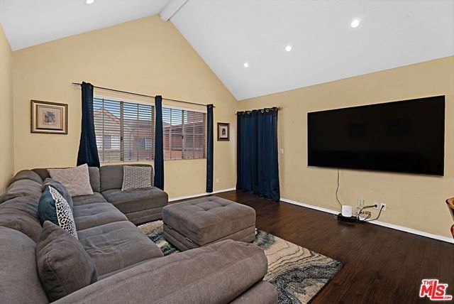 2507 E 15th Street 305, Long Beach, CA 90804