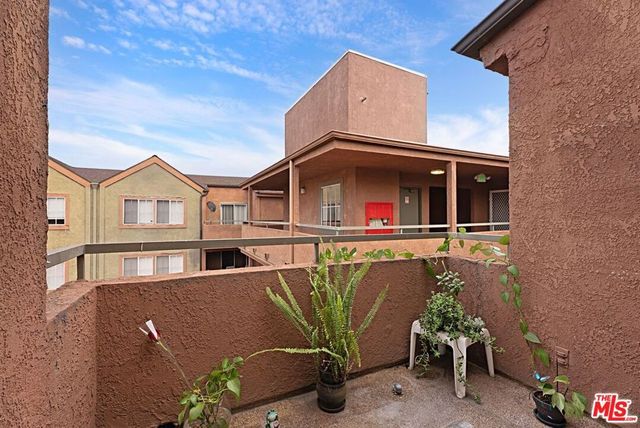 2507 E 15th Street 305, Long Beach, CA 90804